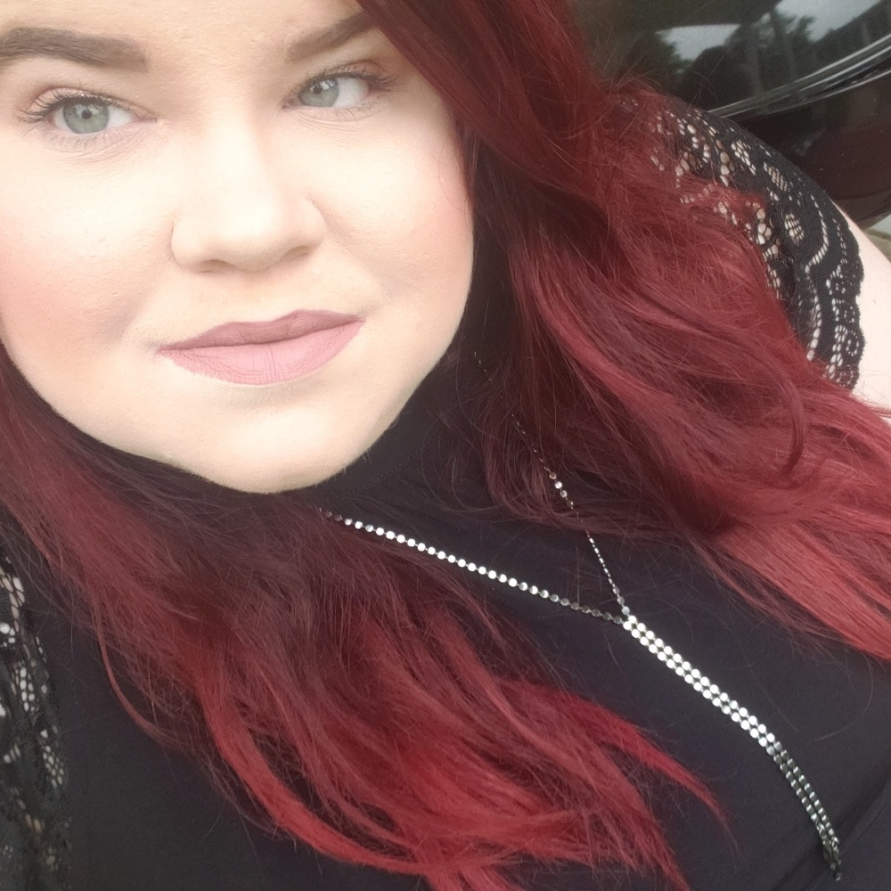 Meet your Posher, Carly